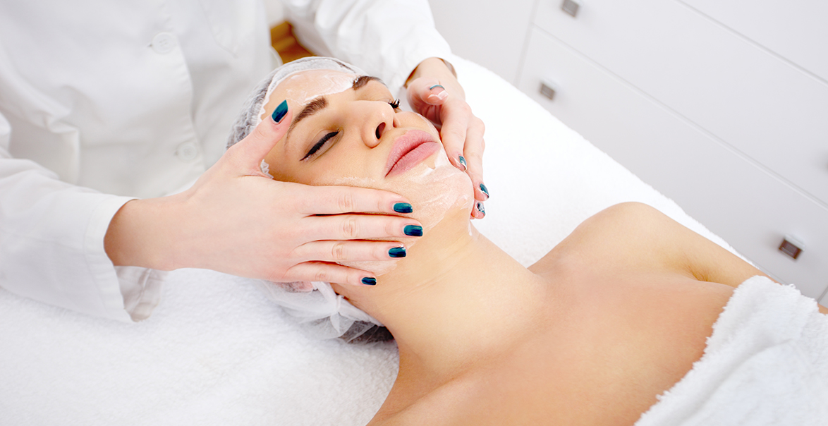 Read more about the article 9 Reasons for Esthetician Training : Esthetician Schools Near Me
