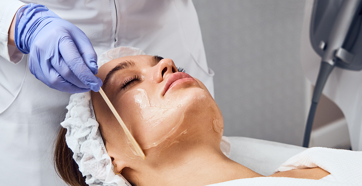 Read more about the article What you Need to Know About Chemical Exfoliation