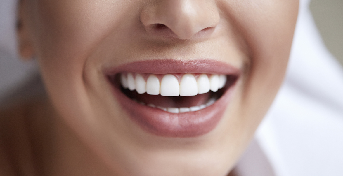 You are currently viewing Tips on How to Get Whiter Teeth: Exploring the Benefits of Professional Teeth Whitening